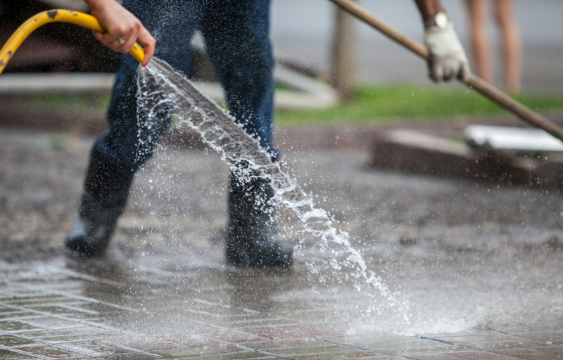 В Киеве из-за грозы повалены 200 деревьев и 5 опор электропередач